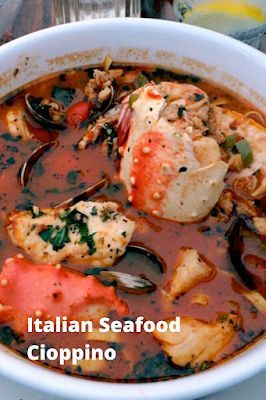 Cioppino Recipe Easy, Seafood Cioppino, Cioppino Recipe, Seafood Stew Recipes, Italian Seafood, Seafood Soup Recipes, Italian Seafood Recipes, Traditional Italian Dishes, Italian Foods