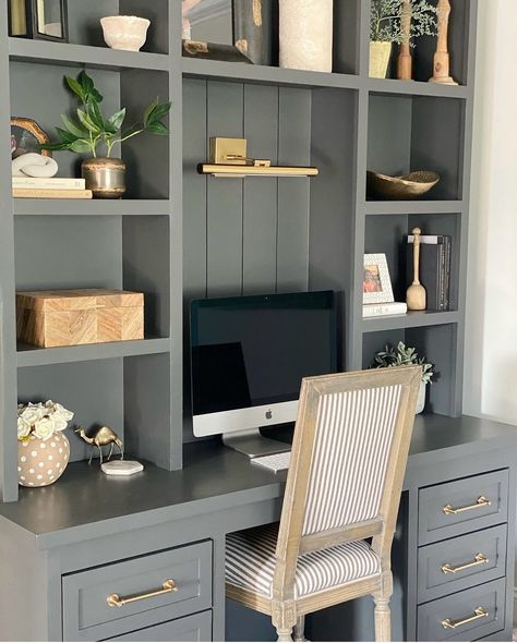 We added these builtins (painted Iron Ore) a couple of years ago for our upstairs living space. Part of me wants to paint this entire space this color, but I’ll wait for the basement in our new house! 🙌🏼 Small Built In Desk And Shelves, Built In Desk And Shelves Small Space, Small Office Built Ins, Built In Corner Desk, Hidden Desk Ideas, Yorkshire House, Office Snug, Nook Office, Built In Desk And Shelves