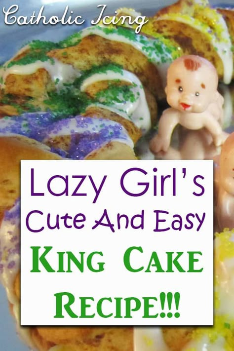 This is the world's easiest way to make a king cake! All you need are canned cinnamon rolls and colored sugar. It's also so cute with these detailed directions for how to put it together. You have to see this!!! #mardigras #kingcake #epiphany #mardigrasrecipe #kingcakerecipe #mardigrastraditions #catholickids Cajun Ninja King Cake Recipe, Mardi Gras King Cake Easy, King Cake Party Ideas, Easy Mardi Gras Food, Mardi Gras Foods, Mardi Gras Desserts Easy, Mardi Gras Cake Ideas, Mardi Gras Breakfast, Kings Cake Recipe