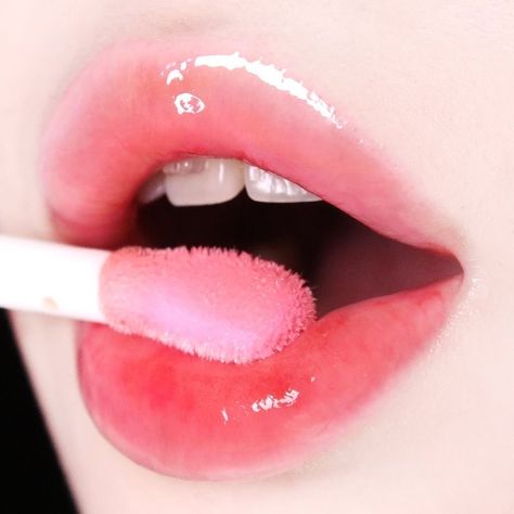 Gradient Lips, Lip Glow Oil, Korean Lips, Lip Art Makeup, Glow Oil, Nice Lips, Pink Lip Gloss, Lip Art, Beautiful Lips