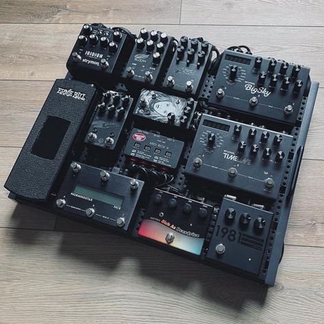 MORNINGSTAR on Instagram: “I think we made our MIDI controllers available only in black, so that one day we could be a part of this pedalboard #morningstarmc6 📷:…” Learn Electric Guitar, Pedalboard Design, Pedalboard Setup, Diy Pedalboard, Music Studio Design, Guitar Gadgets, Guitar Pedal Board, Guitar Pedal Boards, Midi Controllers