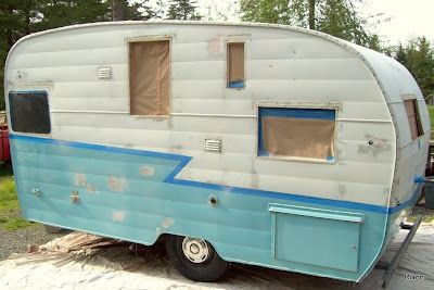 1964 Shasta Travel Trailer: Painting the 1964 Shasta PINK! Before & After Pictures Shasta Trailer, Vintage Camper Interior, Interior Pictures, Camper Interior, Vintage Trailer, Before And After Pictures, Vintage Camper, Travel Trailer, Glamping