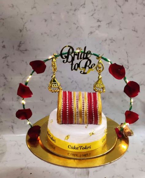 Bride-to-be cake Bride To Be Cakes Ideas, Bride To Be Cake, Bridal Cake, Jungle Cake, J Star, Bridal Shower Cake, Invitations Diy, Wedding Invitations Diy, Bride To Be