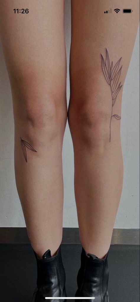 Minimal Tattoo 
Knee Tattoo Minimal Knee Tattoos Women, Minimalistic Leg Tattoo, Knee Outline Tattoo, Leg Tattoo Women Minimalist, On Top Of Knee Tattoo, Tattoo Knee Ideas, Minimal Knee Tattoo, Minimalist Knee Tattoos Women, Small Leg Tattoos Women Above Knee