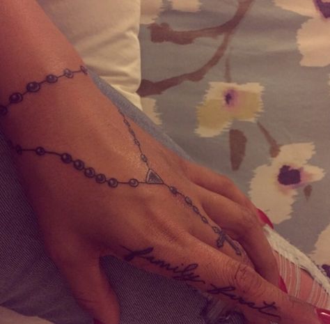 Small Rosary Tattoo Wrist, Rosary Tattoo Hand Women, Dainty Rosary Hand Tattoo, Hand Tattoo Rosary, Salice Rose Tattoo Rosary, Necklace Hand Tattoo, Hand Necklace Tattoo, Hand Tattoo Piece, Rosary Tattoo Around Arm