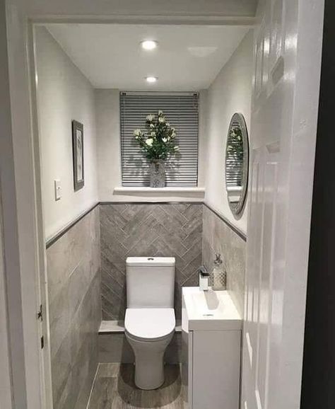 Bilik Mandi Kecil, تصميم دورة مياه, Small Toilet Design, Makeover Kamar Mandi, Small Downstairs Toilet, Toilet Room Decor, Small Toilet Room, Bilik Air, Downstairs Toilet