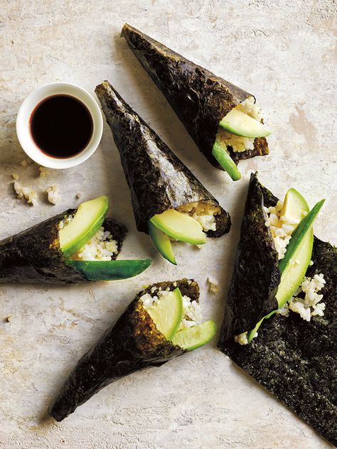 Sushi Cones | Donna Hay Sushi Cones How To Make, Sushi Cone, Japanese Themed Party, Nori Wraps, Lunch Quinoa, Vegan Japanese Food, Snack Sushi, Ideas For Cafe, Vegan Tuna