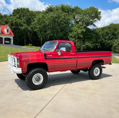 Stallion Autosport | The old 1973 Custom/20 getting some love. Not bad for a Chevrolet… 🤣😉 #squarebody #k20 #custom20 #4x4 #vintage4x4 #classic4x4 #chevy4x4… | Instagram K20 Chevy 4x4, Baja Truck, American Pickup Trucks, Chevy 4x4, C10 Trucks, Classic Pickup Trucks, 4x4 Off Road, Skull Artwork, Square Body