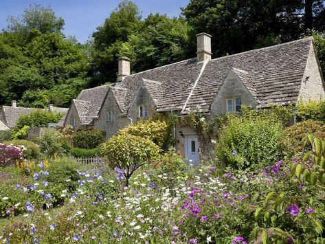 Cottage Garden Plan, Garden Ideas Uk, Architecture Art Nouveau, Plant Structure, Garden Flower Beds, Garden Ideas Cheap, Cottage Garden Design, Garden Design Layout, Cottage Garden Plants