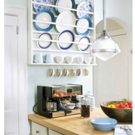 Plate rack Plate Wall Rack, Organiser Cucina, Small Kitchen Storage, Plate Storage, Kitchen Plate, Blue Cabinets, Wall Rack, Plate Wall, Plate Racks