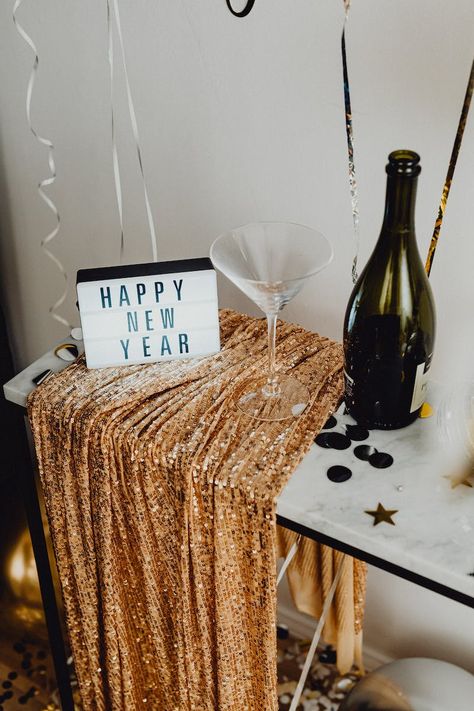 100 New Year Wallpapers To Celebrate The New Year New Year's Eve Decor, Ways To Build Credit, Wine Tips, Light Box Sign, New Year's Eve Recipes, Happy New Year Images, New Year Wallpaper, Aesthetic Content, Glass Of Champagne