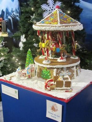 My granddaughter who is 12 years old created this revolving carousel for entry in this year's Springfield (MA)Museum's Adventures in Gingerbread.  She Gingerbread Carousel, Cake Sculpting, Magical Candy, Cool Gingerbread Houses, Houses Art, All Things Gingerbread, Wine Magazine, Gingerbread Village, Gingerbread House Decorations