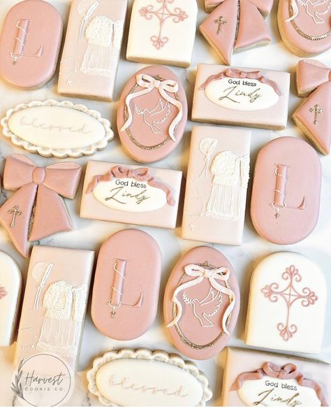 Coquette Rosary, Royal Icing Sugar Cookies, Icing Sugar Cookies, Christening Cookies, Cross Cookies, Baptism Cookies, Royal Icing Sugar, First Communion Cake, Baptism Cake