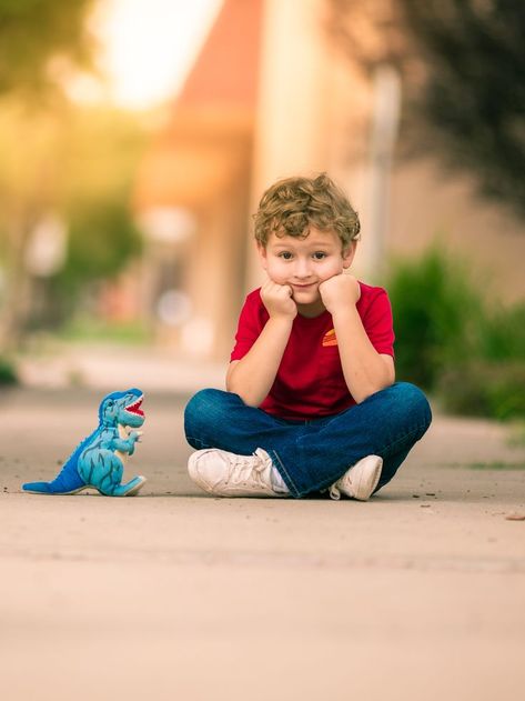 Photoshoot Ideas For Boys, Dino Birthday Photoshoot, Boy Photoshoot Ideas, Little Boy Photoshoot Ideas, Little Boy Photoshoot, 3rd Birthday Photoshoot Boy, Dinosaur Birthday Pictures Photo Ideas, Kid Photoshoot, Little Boy Poses Photography