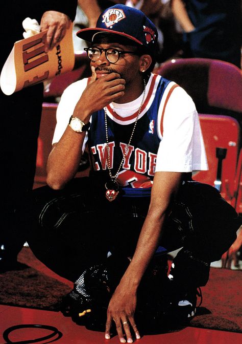 . Ny 90s Hip Hop Fashion, Spike Lee Aesthetic, Spike Lee Outfits, Spike Lee 90s, Spike Lee Style, Spike Lee Fashion, Spike Lee Nike Ad, 90s Nba Aesthetic, New York 90s Hip Hop