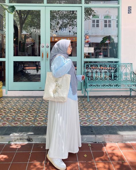 Plus Size Muslimah Outfit, Ootd Hijab Gendut, Ootd Hijab Big Size, Plus Size Outfits Hijab, Curvy Hijab Outfit, Ootd Gemuk, Hijab Plus Size, Plus Size Hijab, Fashion Outfits Hijab