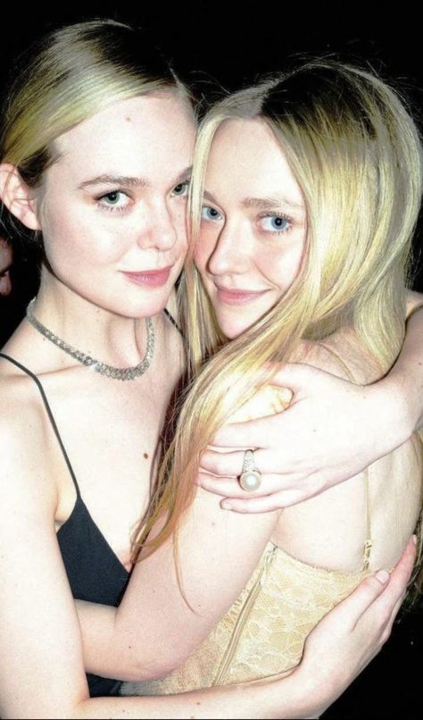 Elle And Dakota Fanning, Fanning Sisters, Dakota And Elle Fanning, Dakota Fanning, Elle Fanning, Dakota Johnson, Blonde, Celebrities