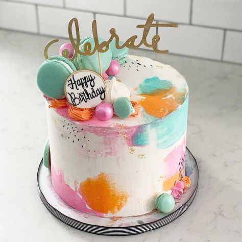 Paint Smear Cake, Fun Colorful Cakes, Vibrant Cakes Bright Colors, Bright Buttercream Cake, Simple Colorful Birthday Cake, Colorful Birthday Cake For Women, Cake Designs Colorful, Pastel Watercolor Cake, Simple Celebration Cake