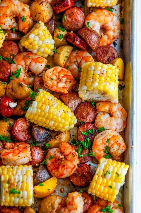 Sheet Pan Shrimp Boil, Pan Shrimp Boil, Sheet Pan Shrimp, Pan Shrimp, Seafood Boil Recipes, Sheet Pan Dinners Recipes, Boiled Food, Juicy Shrimp, Berbuka Puasa