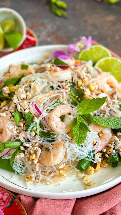 Yum Woon Sen Salad, Yum Woon Sen, Thai Glass Noodle Salad, Tai Food, Asian Salad Recipe, Glass Noodle Salad, Autumn Salad Recipes, Thai Salad, Laos Food