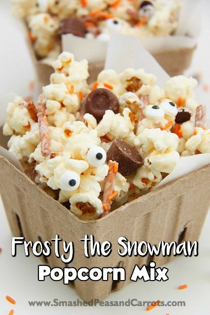 Frosty The Snowman Snacks, Frosty The Snowman Movie Night, Snowman Popcorn, Snowman Food, Popcorn Mix Recipes, Grinch Night, Holiday Popcorn, Alabama Christmas, Christmas Party Treats