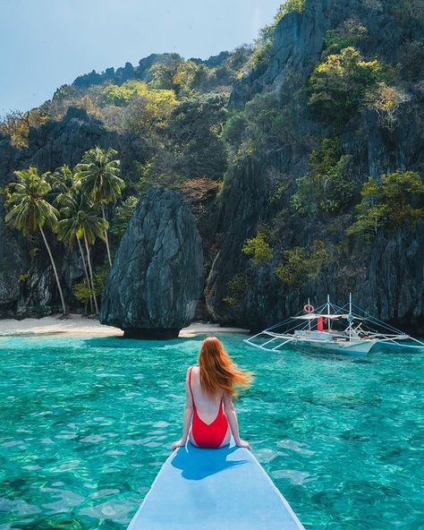 Kelsey J. ✨ on Instagram: “I don’t think I ever really understood the true definition of paradise until this trip to the Philippines. @lizah and I have been hanging…” Kelsey Johnson, Coron Palawan, Beach Photo Inspiration, Aesthetic Picture, Coron, Epic Journey, Palawan, On The Road Again, Beach Poses