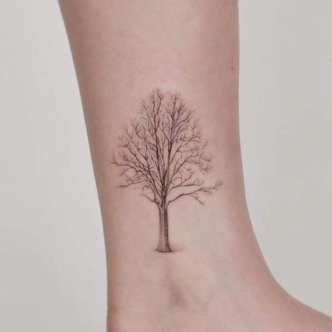 Fine Line Tree Tattoo, Family Tattoos Ideas, Redwood Tattoo, Maple Tree Tattoos, Swing Tattoo, Family Tattoo Ideas, Tree Tattoo Arm, Oak Tree Tattoo, Willow Tree Tattoos