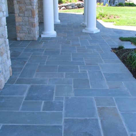 French pattern for slate tiles Stone Porches, Slate Tiles, Concrete Patios, Patio Steps, Bluestone Patio, Front Walkway, Stone Patio, Flagstone Patio, Patio Tiles