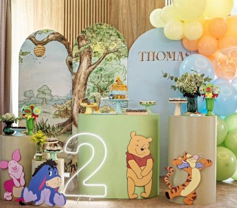 Compleanno Winnie The Pooh, 100 Acre Wood, Idee Babyshower, Winnie The Pooh Birthday, Disney Birthday, Birthday Cake Decorating, Lucca, Baby Birthday, Bday Party