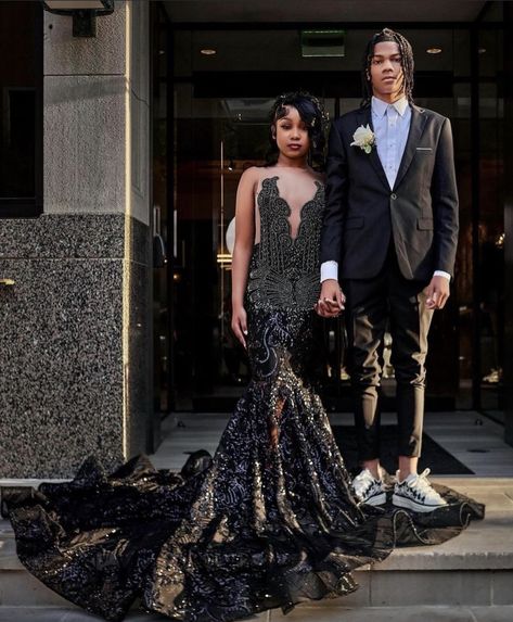 Black And Gold Prom Dress Couple, Black Prom Outfits, Black Prom Ideas, Black Prom Couples, Prom Ideas Black Couples, Black Prom Dress Couple, Prom 2k24, Prom Dress Luxury, Sequin Mermaid Prom Dress