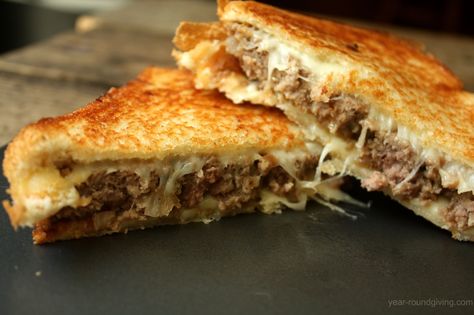 Leftover Meatloaf Recipes, Grilled Cheese Burger, Leftover Meatloaf, Patty Recipe, Meatloaf Sandwich, Recipe Lunch, Melt Recipe, Patty Melt, Cheese Sandwich