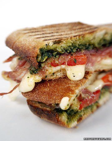 Prosciutto and Pesto Panini Recipe Pesto Panini, Panini Recipes, Grilled Sandwich, Think Food, Light Dinner, Tapenade, Soup And Sandwich, Comfort Foods, Finger Food