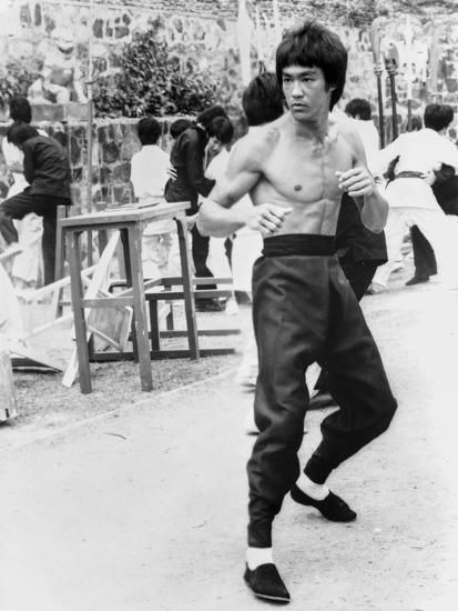 Bruce Lee in A Fighting Pose Photo by Movie Star News at AllPosters.com Bruce Lee, A Man, Running