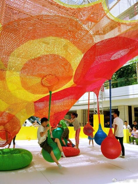 Crochet Net playground - Nets Tribe Cargo Net Playground, Net Architecture, Innovative Playground Design, Net Installation, Fishing Net Installation, Fishing Net Art Installation, Kids Net, Crochet Net, Outside Activities