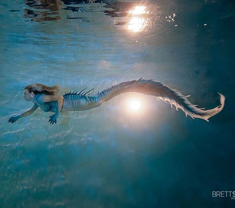 Underwater Shoot, Evil Mermaids, Merman Tails, Realistic Mermaid, Mermaid Photography, Silicone Mermaid Tails, Life Under The Sea, Fantasy Mermaids, Mermaid Swimming