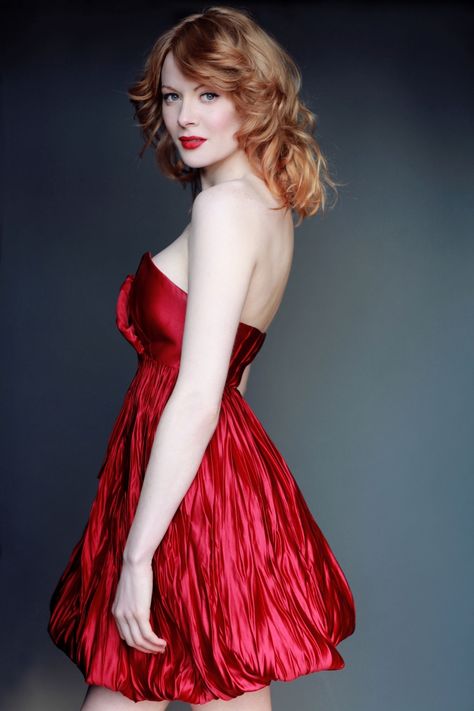 Emily Beecham Emily Beecham, Best Actress Award, She Walks In Beauty, Simply Red, English Actresses, British Actresses, Beauty Collection, Woman Crush, Best Actress