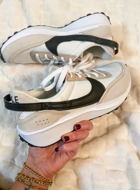 Nike Waffle Trainers Women, Nike Shoes Women Athletic, Nike Shoes Women 2023, Cute Nike Sneakers For Women, Cute Nike Tennis Shoes, Trainers Women 2023, Cute Womens Tennis Shoes, Trending Tennis Shoes For Women, Popular Nike Shoes Women