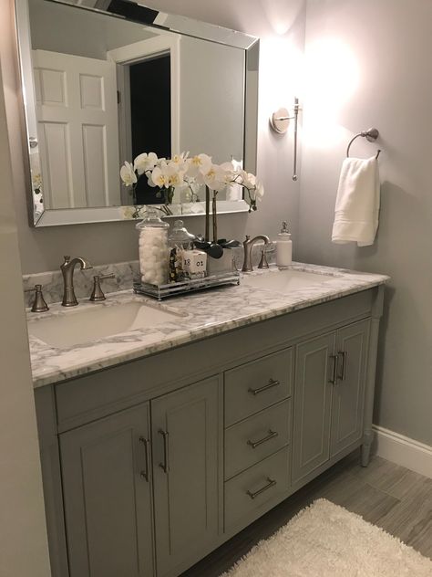 Open Bathroom Design Ideas, Grey Bathroom Cabinets, Vinyl Flooring Bathroom, Gray And White Bathroom, Open Bathroom, Gray Bathroom Decor, Silver Bathroom, Grey Bathroom Vanity, Bathroom Redesign