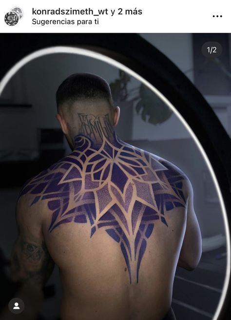 Mandala Back Tattoo For Men, Back Tattoos Mandala, Dark Geometric Tattoo, Top Of Head Tattoo, Pattern Chest Tattoo, Shoulder Chest Tattoo Men, Whole Back Tattoos Men, Half Back Tattoo Men, Tattoo Espalda Hombre