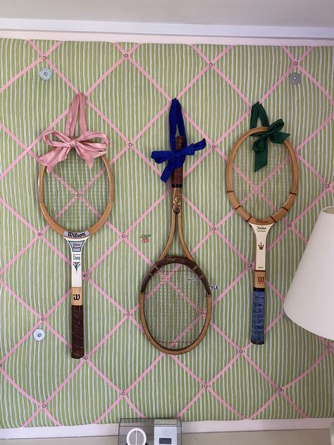 Vintage Tennis Racket Wall Decor, Tennis Room Ideas, Tennis Racket On Wall, Vintage Tennis Racket Decor Wall Art, Old Tennis Racket Decor, Tennis Racket Wall Decor, Vintage Tennis Racket Decor, Tennis Racket Decor, Dorm Gallery Wall