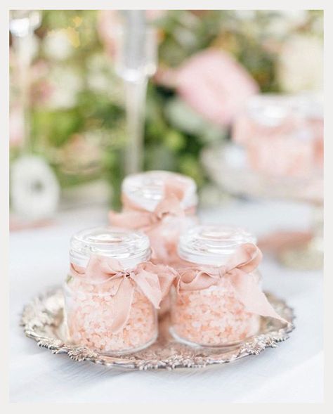 9 Pink Favors for February Weddings ~ pink Himalayan salt favors: Arielle Fera Events, photographed by Emily Wren Model Wedding, Homemade Limoncello, Creative Wedding Favors, Edible Wedding Favors, Best Wedding Favors, Spring Wedding Colors, Wedding Hashtag, Santorini Wedding, Wedding Favors Cheap