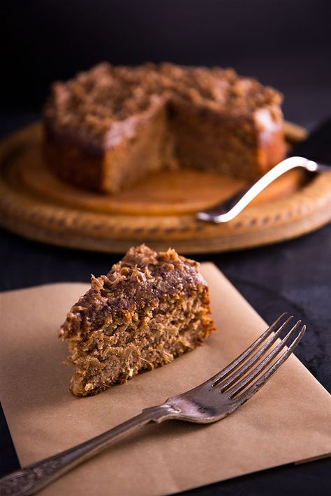 Dark and fiery spelt and rye ginger cake Spelt Cake, Everyday Cakes, Torte Recipe, Coconut Frosting, Ginger Cake, Rye Flour, Vegetarian Cake, Coffee Cakes, Cinnamon Banana