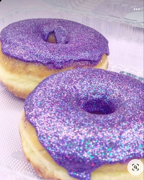 Sweet Sixteen Birthday Party Ideas, Purple Food, Purple Party, Purple Themes, Glitter Party, 18th Birthday Party, Barbie Party, Sweet 16 Parties, All Things Purple