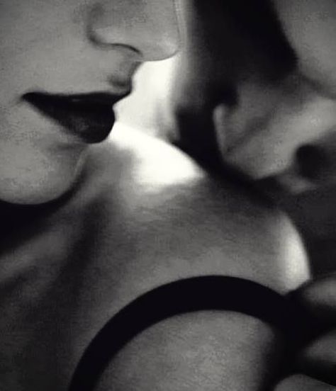 Seductive Shoulder Kiss, Haruki Murakami, Love And Lust, The Perfect Guy, Photo Couple, New Years Resolution, Hopeless Romantic, A Woman, Kiss