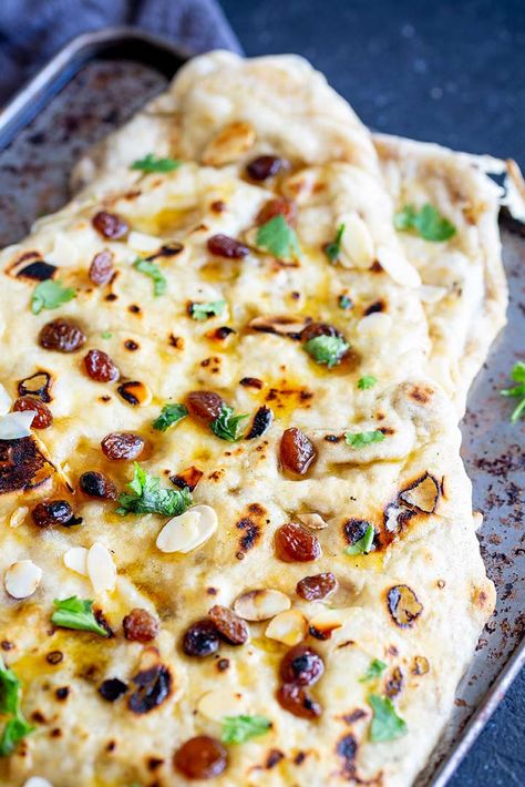 Coconut Naan, Peshwari Naan Recipe, Naan Bread Recipe Easy, Peshwari Naan, Indian Bread Naan, Indian Bread Recipes, Recipes With Naan Bread, Spicy Curry, Yeast Dough