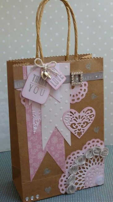 Paper Bags Decoration Ideas, Handmade Paper Bags Ideas, Paper Bag Packaging Ideas, Paper Bag Decoration, Homemade Gift Bags, Wrapping Inspiration, Creative Wrapping, Paper Bag Crafts, Decorated Gift Bags