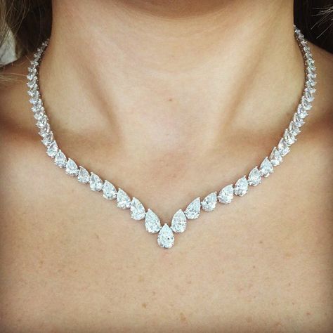 276 Likes, 12 Comments - Azar Diamonds (@azardiamonds) on Instagram: “Who says a tennis necklace has to be round diamonds? Stay classy with this pear shape tennis…” Diamond Necklace Simple, Diamond Tennis Necklace, Diamond Jewelry Necklace, Pear Cut Diamond, Popular Jewelry, Classy Jewelry, Tennis Necklace, Pear Shaped Diamond, Necklace And Earrings