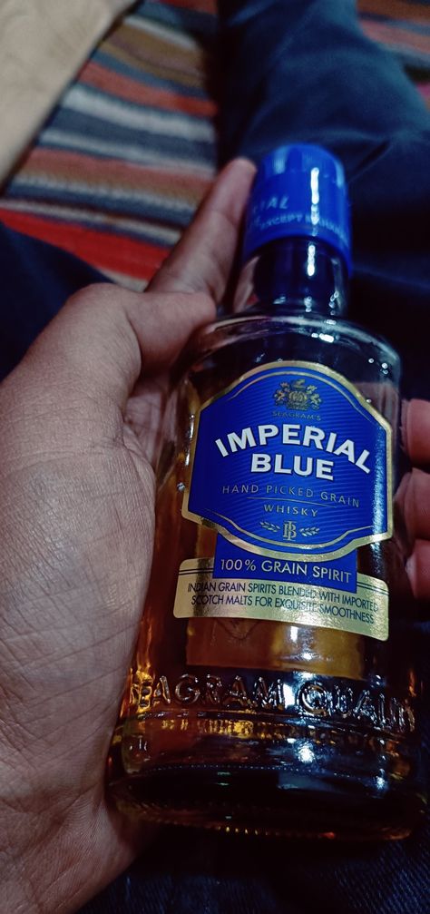 🍻 Alcohol In Hand Snapchat, Royal Stag Whisky Snapchat Story, Beer Real Pic, Alcoholic Drinks Pictures Snapchat, Drink Alcohol Snap, Whisky Snapchat, Beer In Hand Snapchat, Fake Alcohol Snaps, Daru Bottle Drinks Snapchat