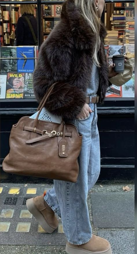 Brown Fur Coat Outfit, Faux Fur Coats Outfit, Fur Jacket Outfit, Cropped Faux Fur Coat, Short Faux Fur Coat, Fur Coat Outfit, Coat Outfits, Mode Inspo, Fur Fashion