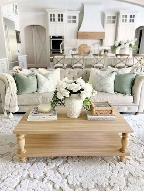 Family Room Inspiration, Spring Living Room, My Texas House, French Country Living Room, Texas House, Country Living Room, Home Decor Living Room, Living Room Green, Home Decorating Ideas